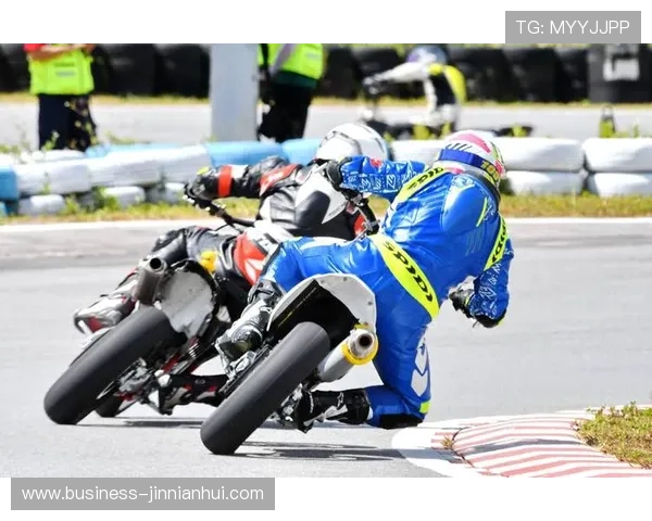 摩托GP赛季精彩回顾新兴车队崭露头角各大车手激烈角逐争冠形势扑朔迷离