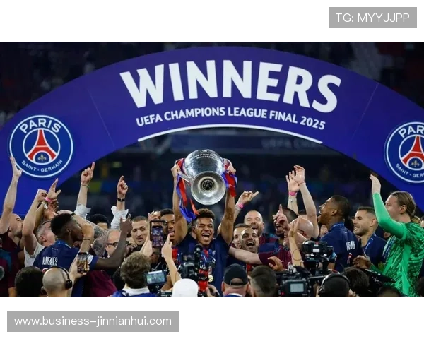 梅西带队逆转战局，巴塞罗那重燃欧冠夺冠希望